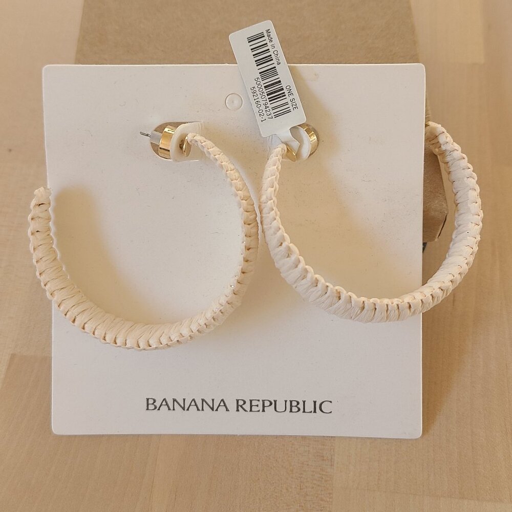 Banana Republic Raffia Hoop Earrings (natural) - **NEW**